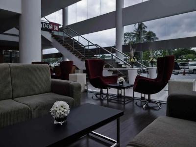 Pullman - 14