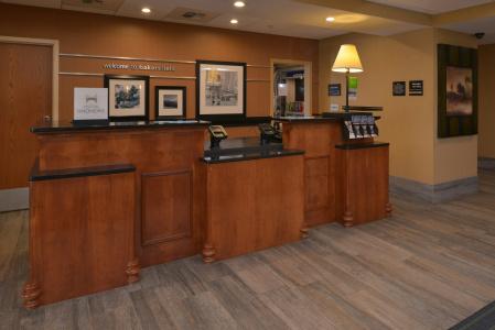 Hampton Inn and Suites North-Airport - 22