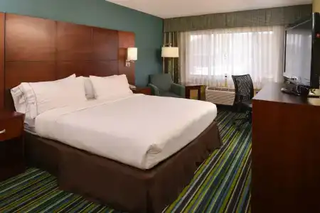 Holiday Inn Express, An Ihg - 3