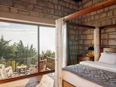 Simurg Inn - 72