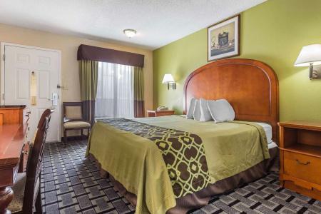 Rodeway Inn - 5