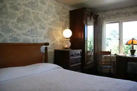 Martine Inn - 69