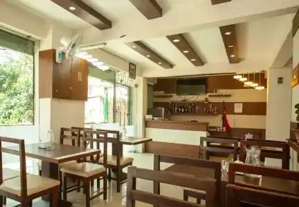 Oyo 219 Royal Kusum - 10
