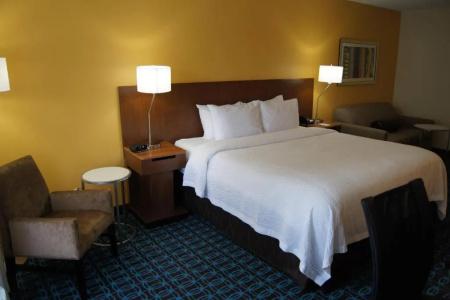 Fairfield Inn West - 35