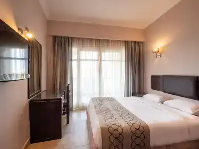 Sunny Days Mirette Family Resort - Families and couples only - 3