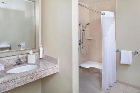 Hilton Garden Inn Miami Airport West - 46