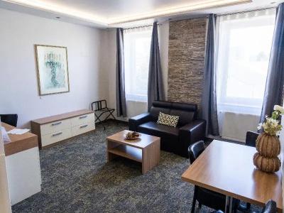 Garzon Plaza - 90