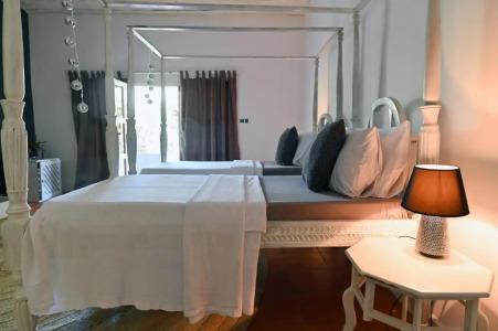 B4 Boutique - 33