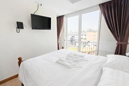 Royale 8 Ville Guest House - 35
