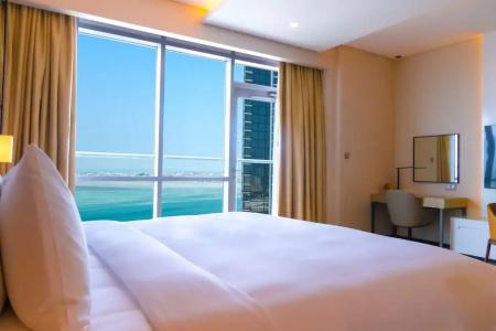 Hilton - 84
