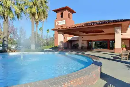 Red Lion Woodlake - 11