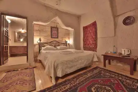 Local Cave House - 57