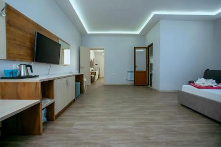 RedHouse - 112