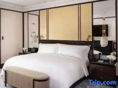 The Peninsula - 77