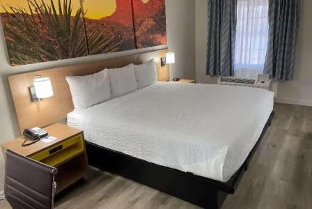 Days Inn by Wyndham Tucson City Center - 22