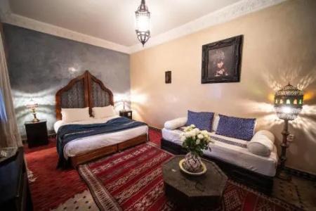 Riad Mur Akush - 2