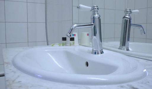 Ours Blanc - Place Victor Hugo - 82