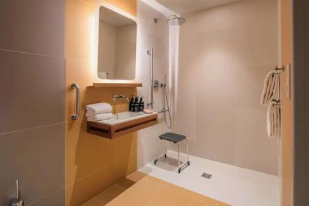 Radisson Blu 1835, Cannes - 44