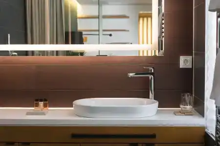 Dominic Smart & Luxury Suites - Parliament - 9