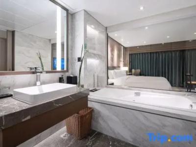 The Lakeview - 50