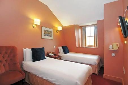 The Castleton - 20