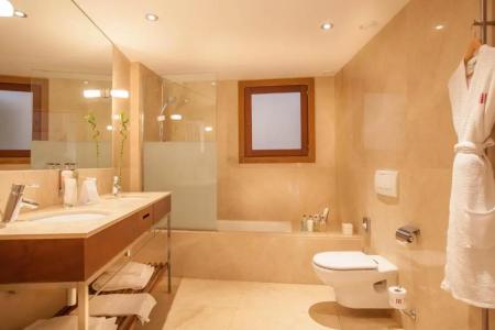 Petit Palace Tres - 40