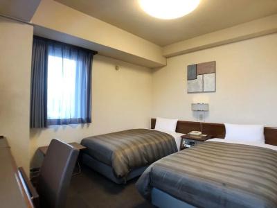 Route-Inn Ueda - Route 18 - - 20