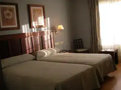 Santiago León - 29