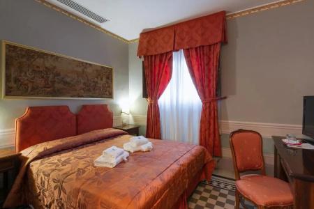 I Portici Boutique - 42