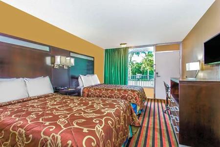 Days Inn by Wyndham Fort Lauderdale Airport Cruise Port - 18