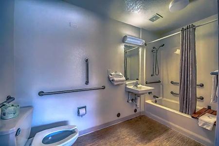 6 San Antonio, Tx Six Flags Fiesta Tx - La Cantera Area - 24