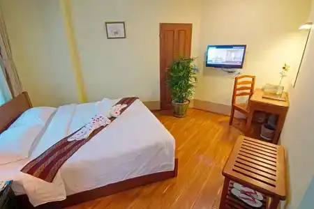 Shwe Ingyinn Mandalay - 51