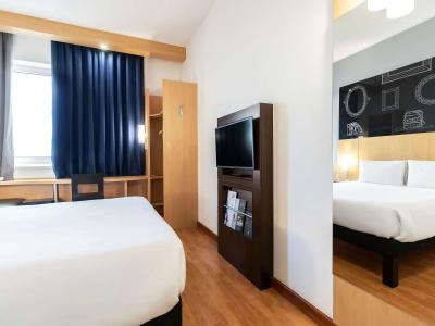 ibis Kiev City Center - 4