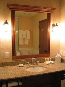 Best Western Premier Mariemont Inn - 28