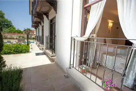 Livia Garden - 35