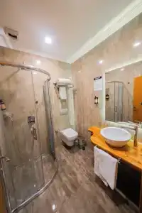 Roof 264 and Suites - 55