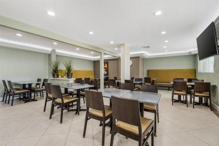 Best Western Plus La Mid-Town - 24