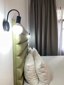 Maroon Bottle Boutique Suites - 5