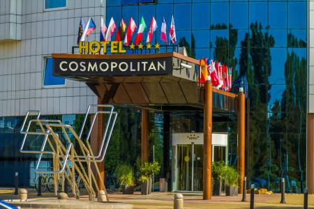 Cosmopolitan Bobycentrum - Czech Leadings - 24