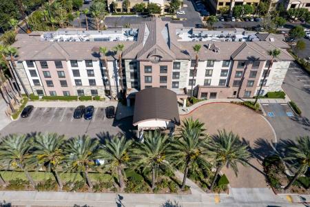 Country Inn & Suites by Radisson, at Mills, CA - 18