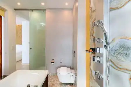 Diamond Luxury Suites - 7