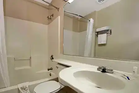 Microtel Inn & Suites by Wyndham West - 31