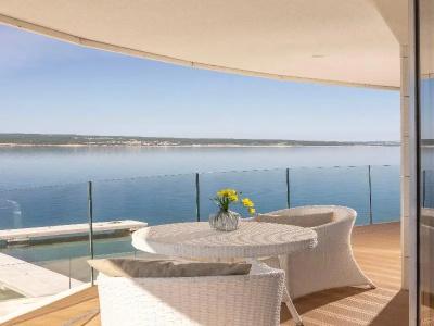 Luxury Amabilis - 102