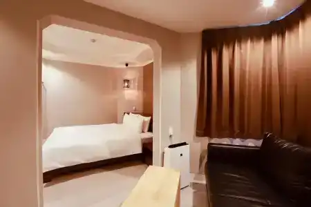 88 Shinsaibashi - 81