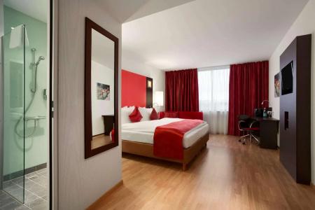 Ramada Encore by Wyndham Geneva - 28