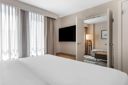 Sheraton Suites Old Town - 45
