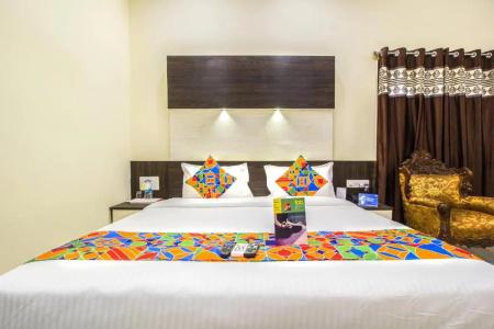 FabCrown Suites - 21