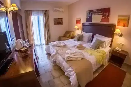 Apollo Resort Art - 83