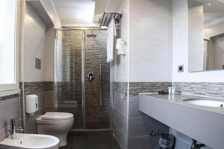 Best Western Plus Thunderbird Suites - 8