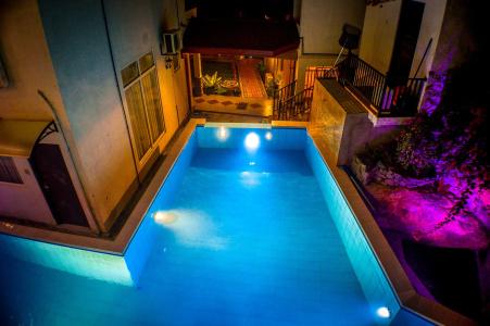 Villa Baywatch, Rumassala - 18